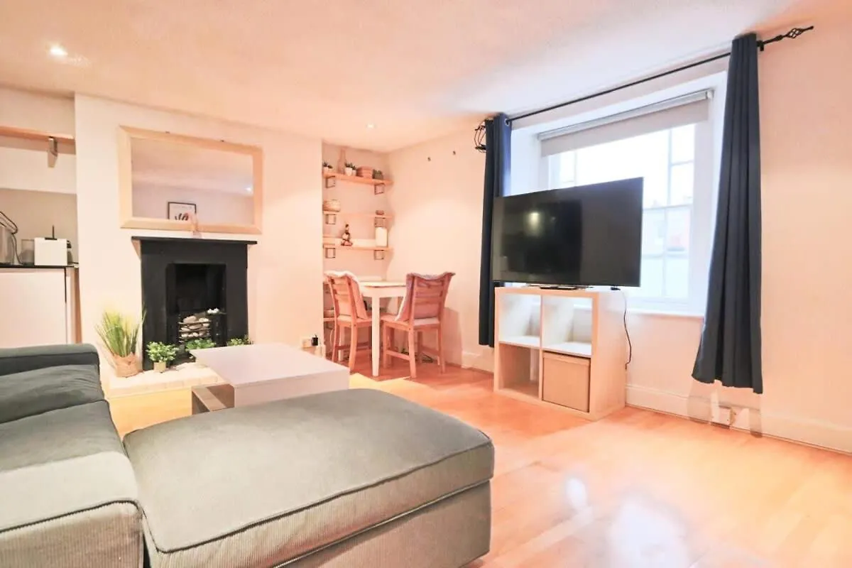 Ambrose Apartment - Hopewell Bristol